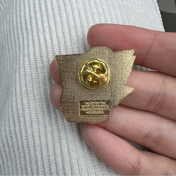 Vintage Los Angeles Lakers pin/brooch - Picture 2 of 3